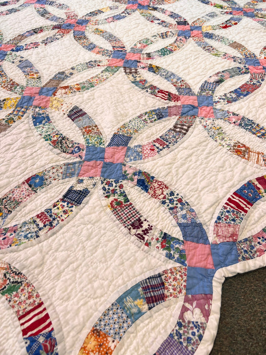 Vintage Double Wedding Ring 1940s Feedsack Quilt Handmade Hand Quilted