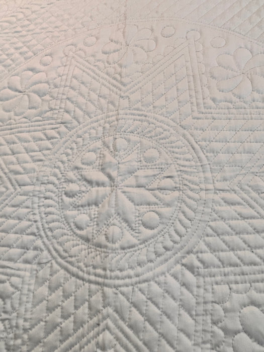 Whole Cloth White Reproduction Hershey Quilt Handmade Blue Ribbon Winner State Fair