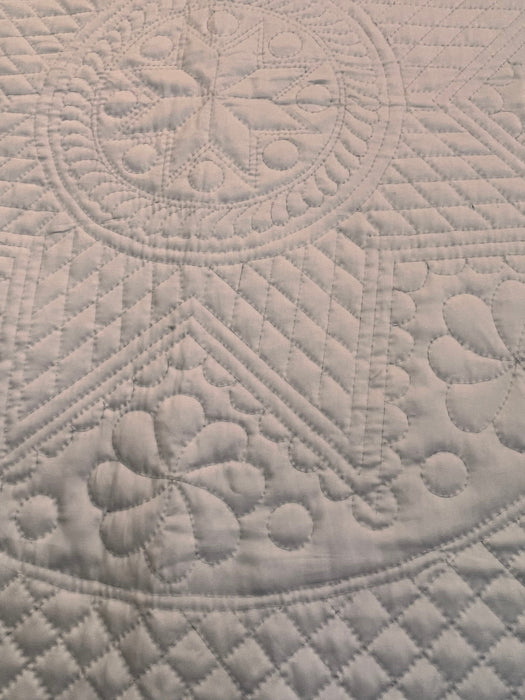 Whole Cloth White Reproduction Hershey Quilt Handmade Blue Ribbon Winner State Fair